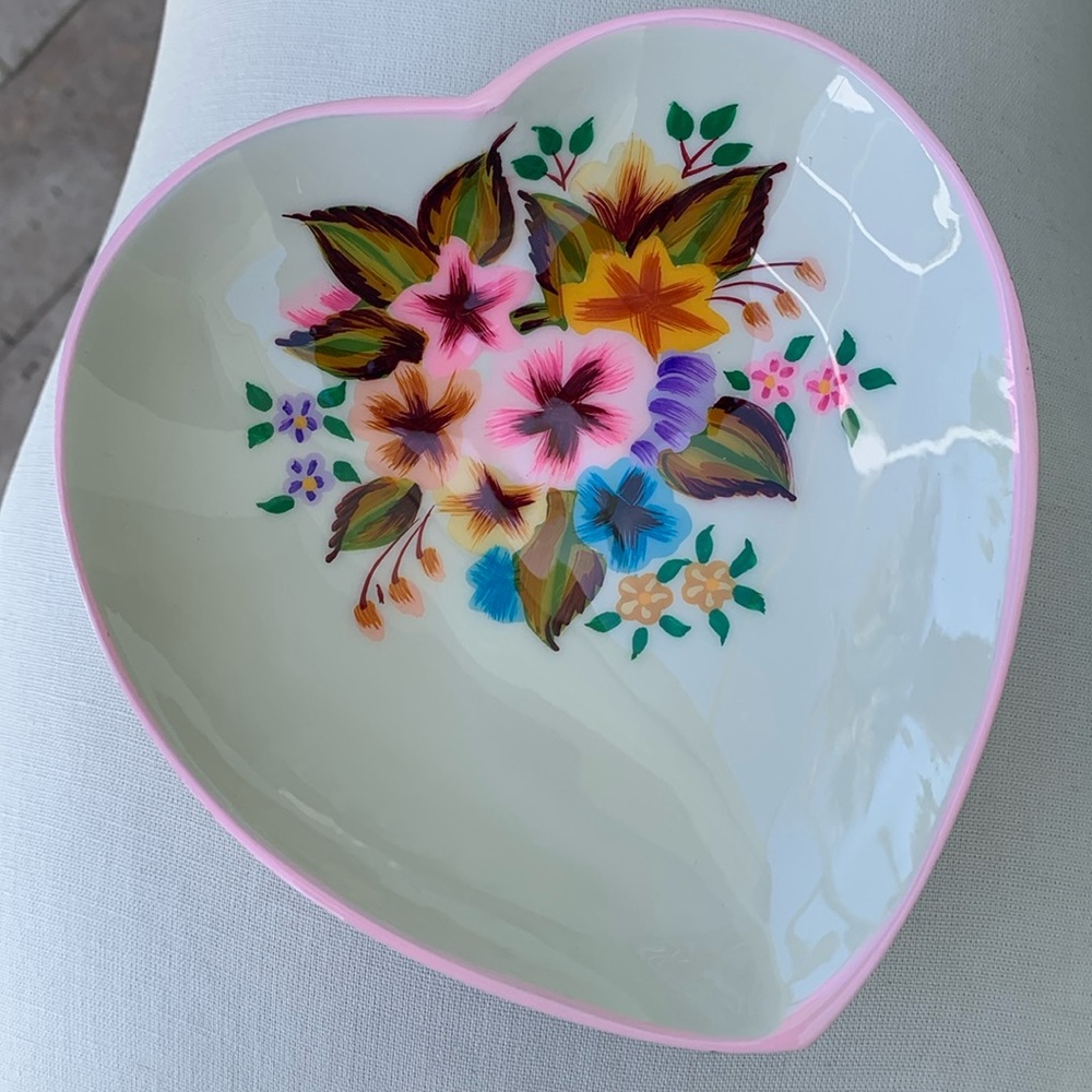 FREE Sundance Catalog $48 heart jewelry trinket dish with minimum purchase $119